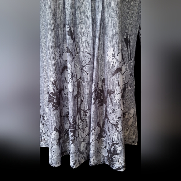 Valolia Blouse size M Lined Blue  3/4 sleeves Scoop Neck Business Casual Office - Picture 3 of 4